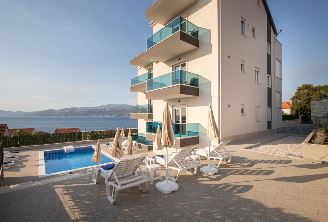 Apartments Blueview Postira Esterno foto
