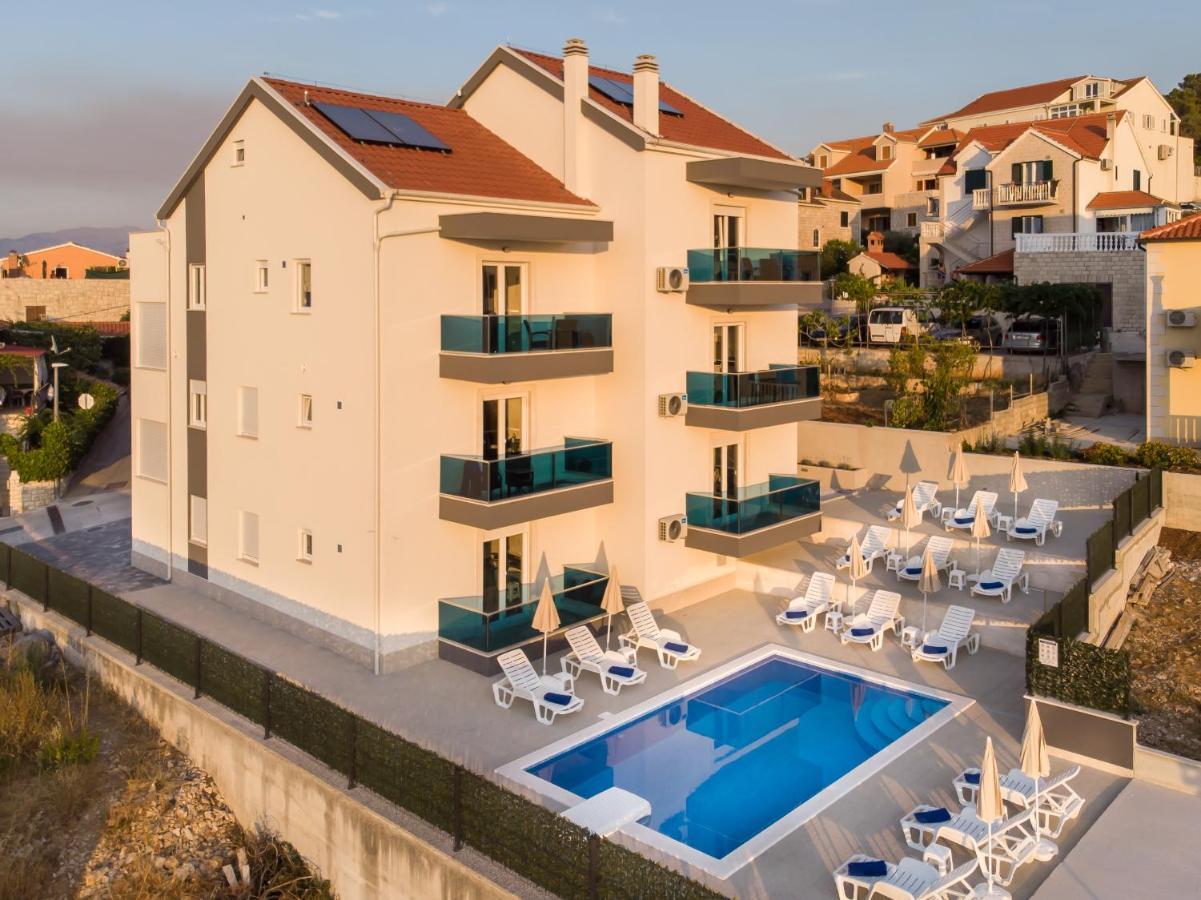 Apartments Blueview Postira Esterno foto